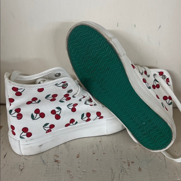American Eagle Outfitters White Cherry Print Sneakers size 6. - Picture 7 of 7